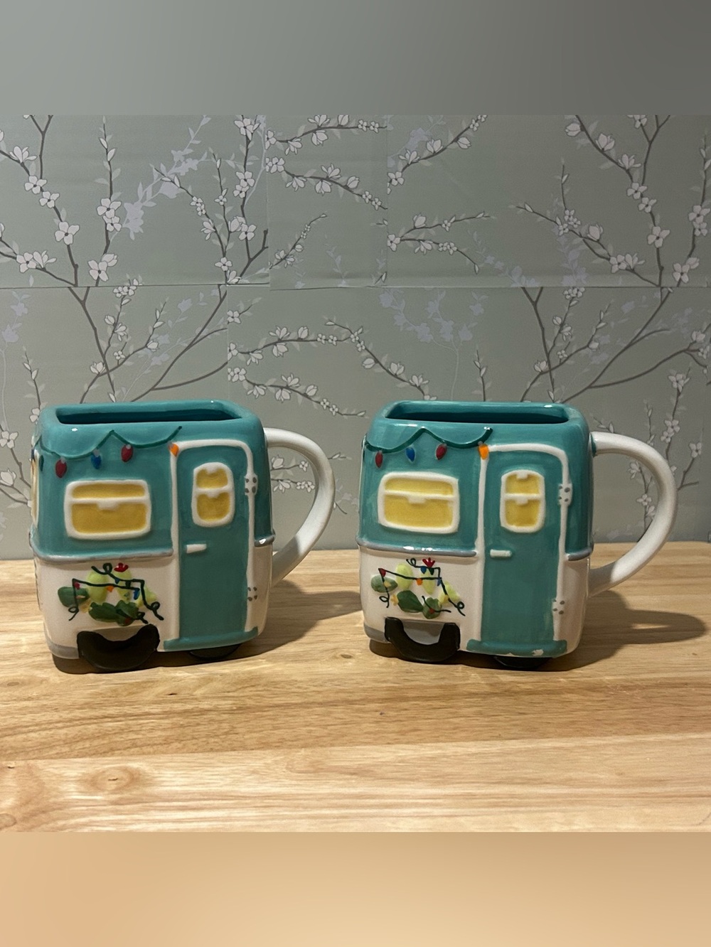 NWOT TAG Retro RV Camper Christmas Mugs- Set of 2